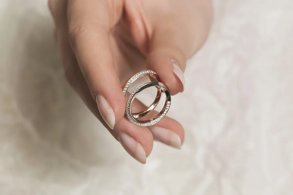 Почему у невесты два кольца
